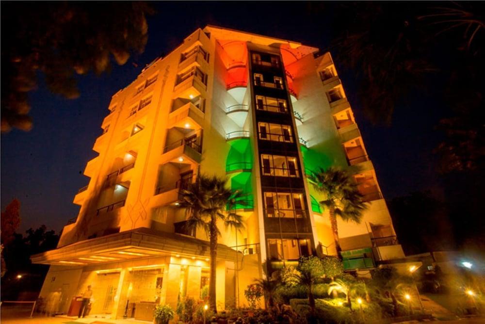 Country Inn & Suites หริทวาร ภายนอก รูปภาพ
