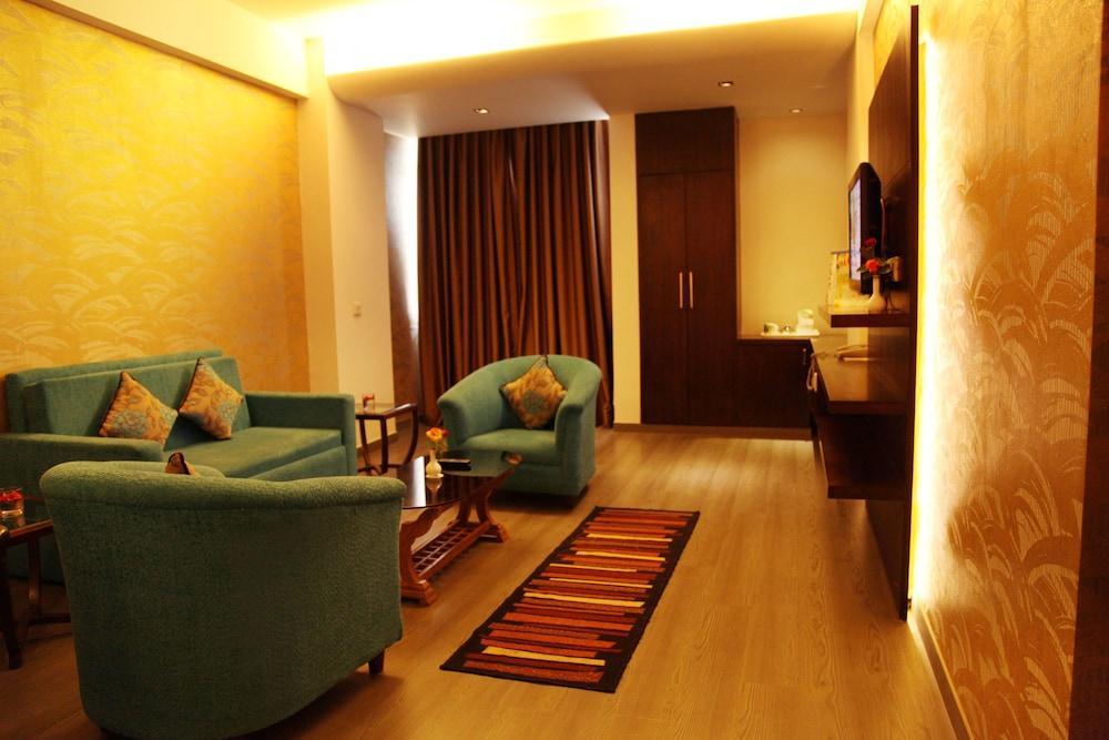 Country Inn & Suites หริทวาร ภายนอก รูปภาพ