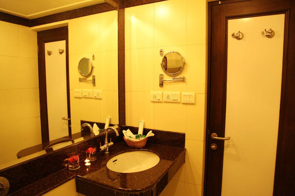 Country Inn & Suites หริทวาร ภายนอก รูปภาพ